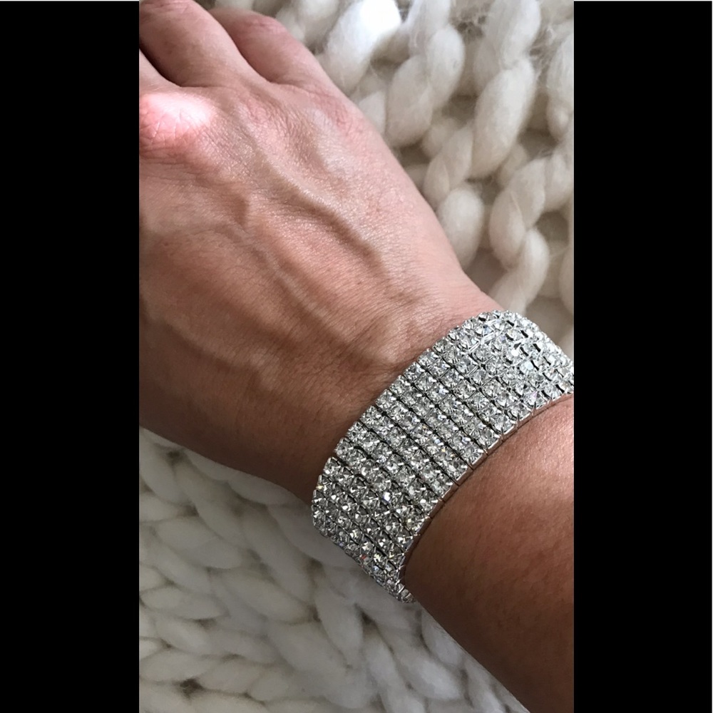 Stretchy 1 Inch Crystal Rhinestone Bracelet ❤️ - Picture 4 of 7